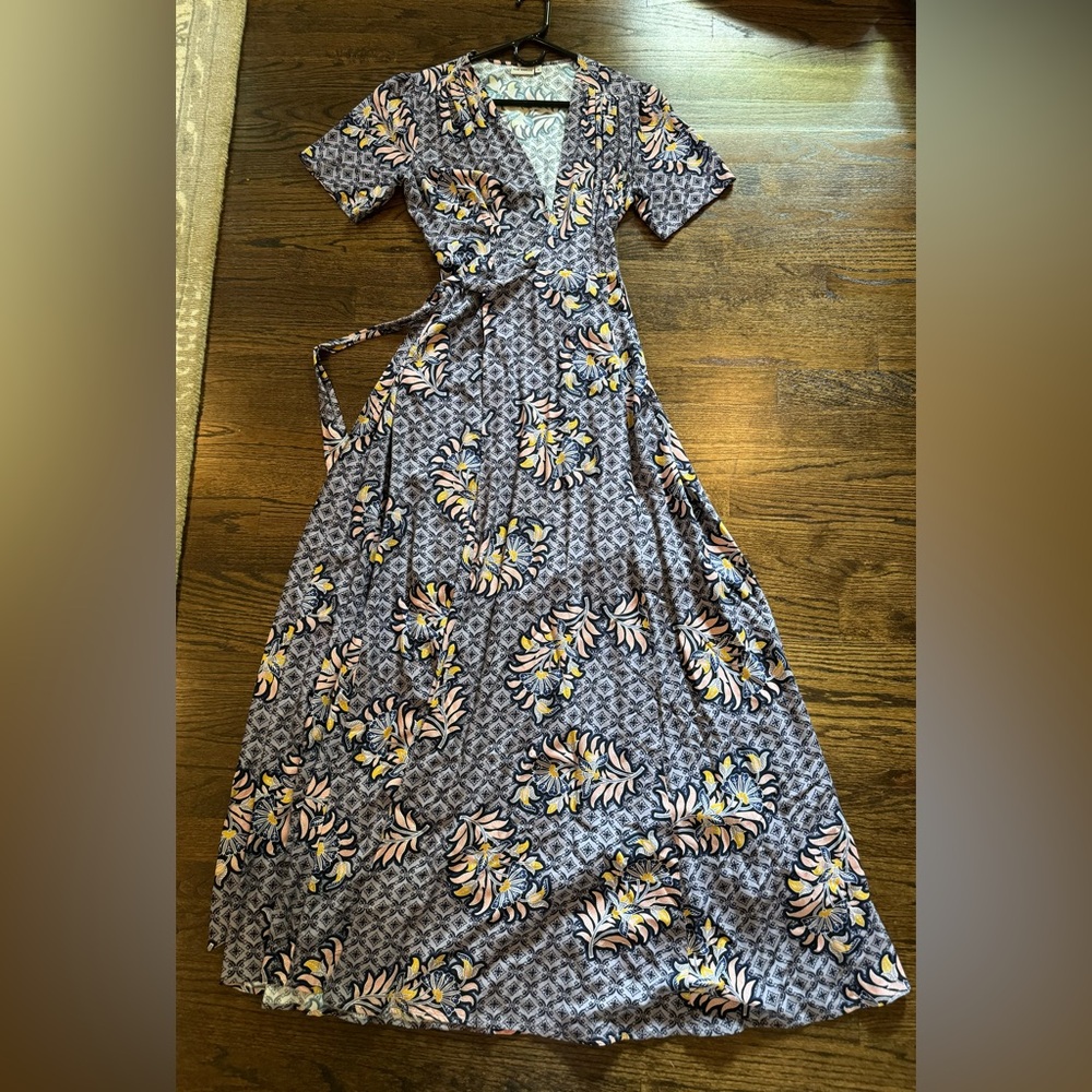 Anthropologie maxi dress! Like new - GORGEOUS. Wrap style.